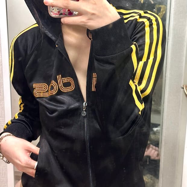아디다스 Y2K 엠브로이드 큐빅로고 져지 Black&Gold