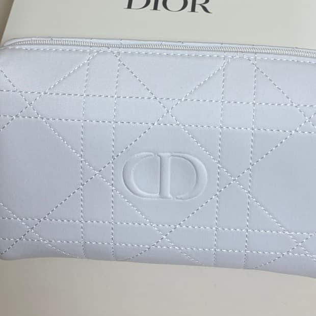 새상품) 디올 뷰티 까나쥬 화이트 파우치
