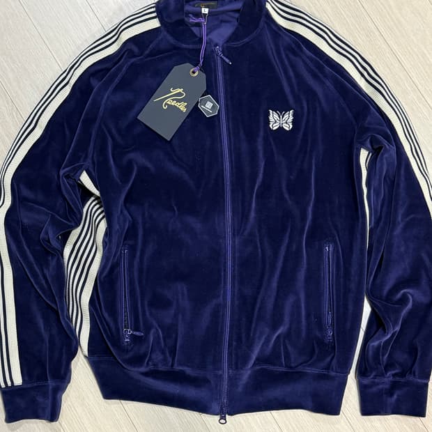 니들스 립 칼라 트랙 자켓 C/PE 벨루어 네이비