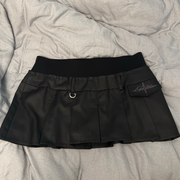 힐다 Echo Waist Pleated Mini Skirt -M새상품