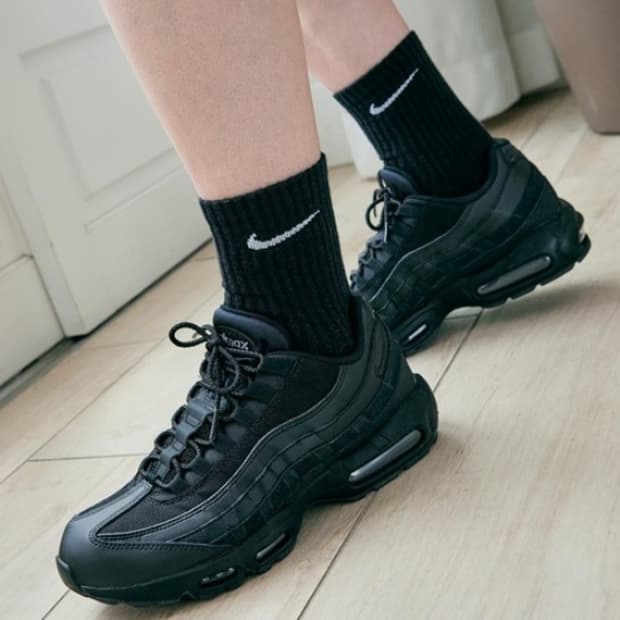 NIKE AIR MAX 95 트리플블랙 - 255