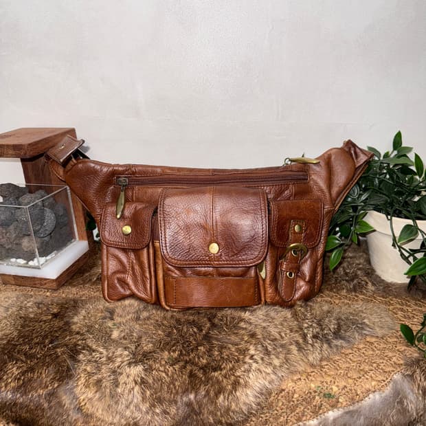Camel western buckle pocket belt bag