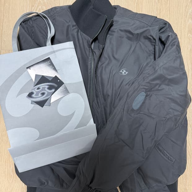 산산기어 봄버자켓 카키 3사이즈 팝니다