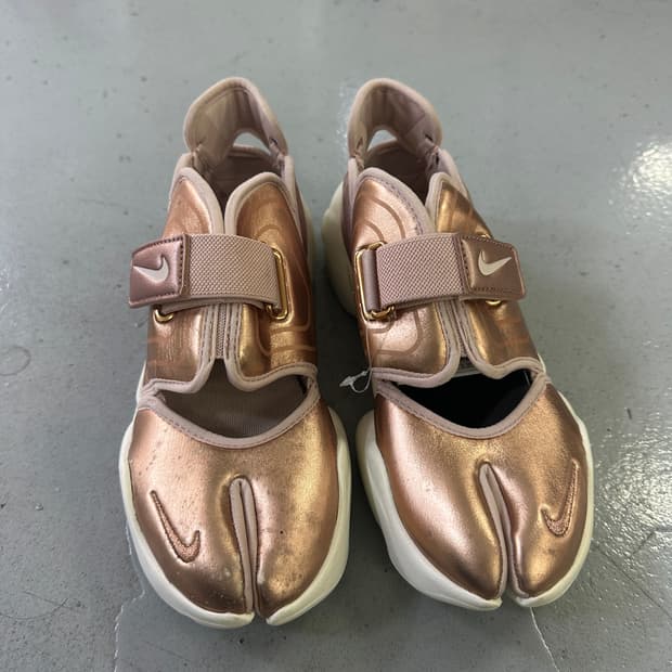 230 나이키 아쿠아 리프트 스니커즈 0406D