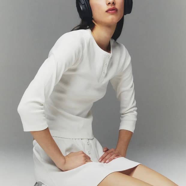 GLOWNY 글로니 3/4 BUTTON FLY TEE WHITE 새상품