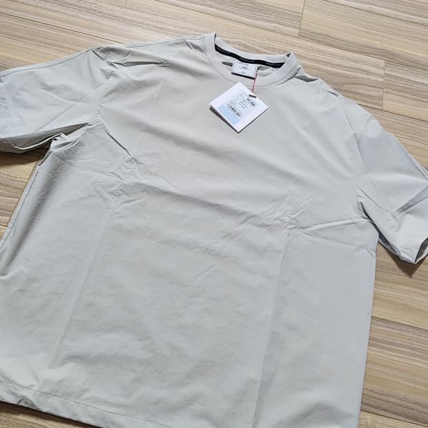 지오지아나일론우븐반팔티셔츠라이트베이지