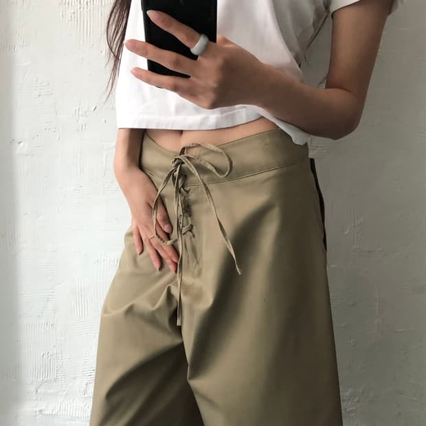 Miu Miu 미우미우 베이지 아일렛 버튼 팬츠