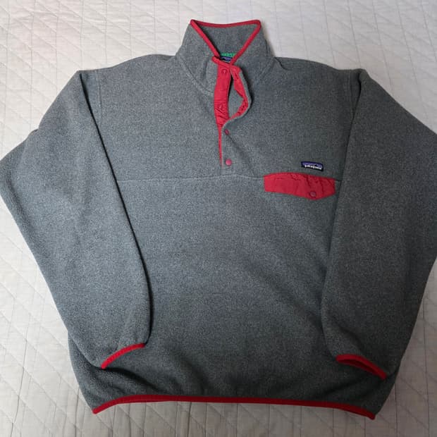 [M/L] 파타고니아 신칠라 플리스 스냅 풀오버 다크그레이/레드