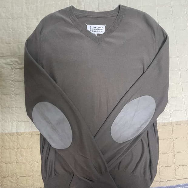 s) 마르지엘라 엘보우 패치 브이넥 니트