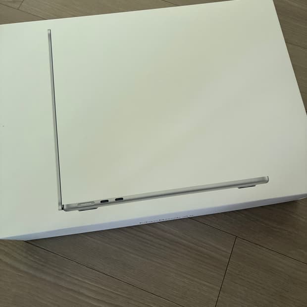 맥북에어 13인치 M4 (16GB/256GB) 거의새것 풀박스