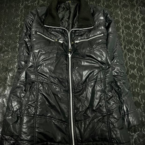 “Vintage” Chic Mood Black Zipper detail 
