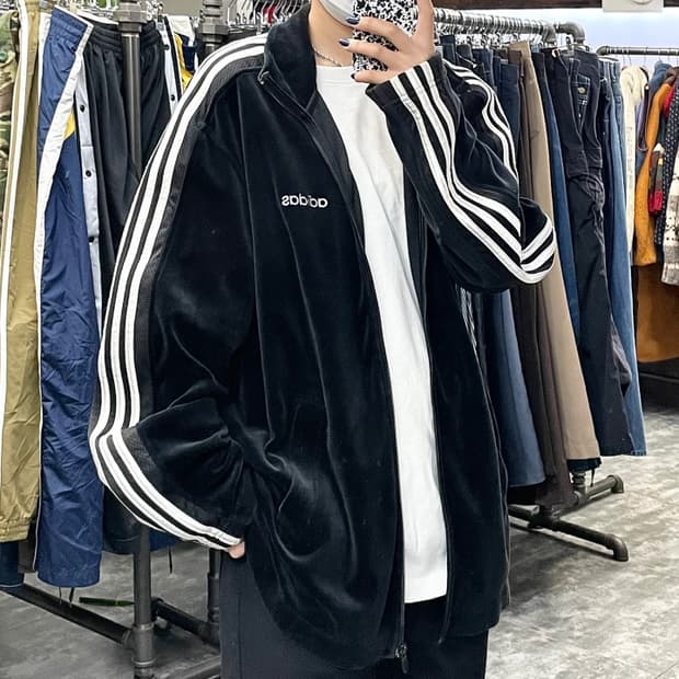 아디다스 벨벳 트레이닝 세트 