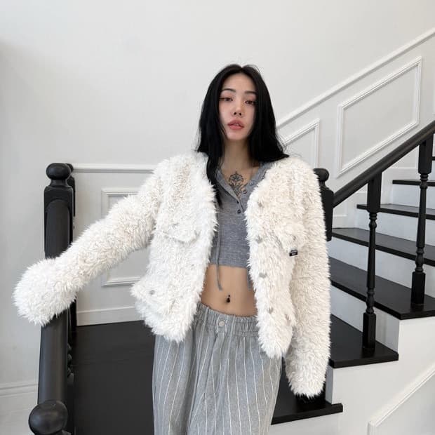 미스테리어스호텔 퍼자켓 화이트