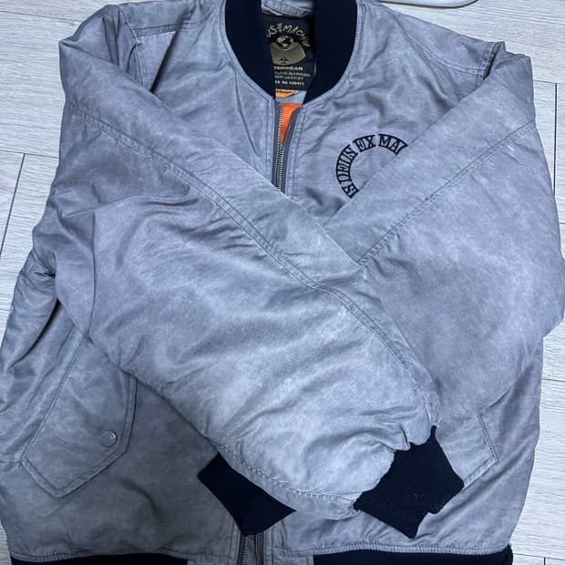 데우스엑스마키나 가든봄버 자켓 M