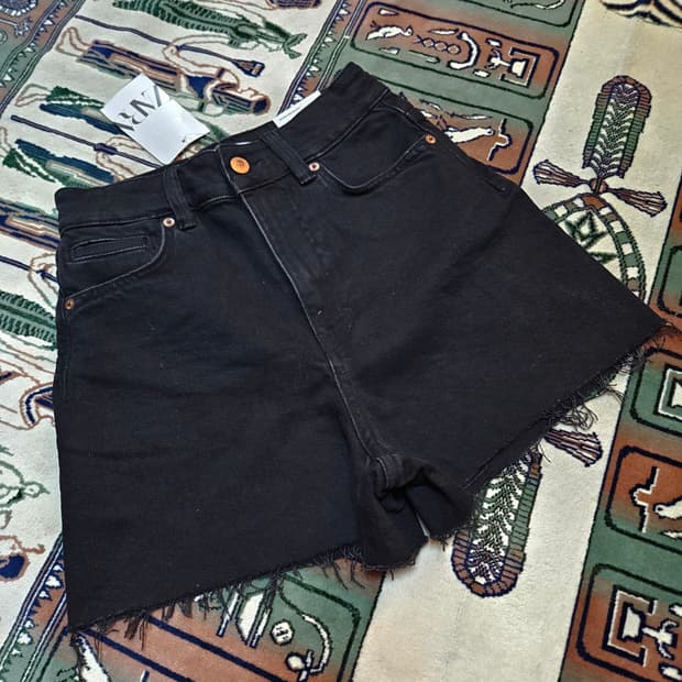 자라(ZARA) 하이웨스트 데님 숏 반팬츠 Eur34