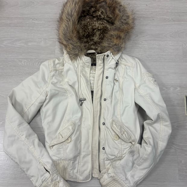 아베크롬비 울프죠 아이보리