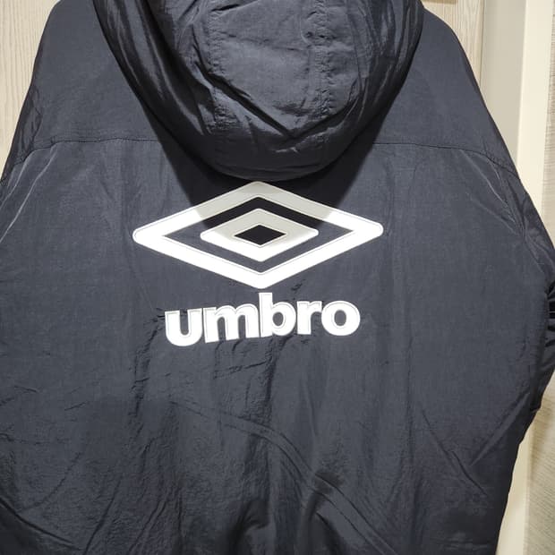 엄브로 에센셜 플러스 패딩 자켓 블랙 XL(105)