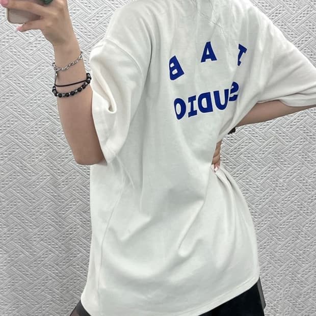 아이앱스튜디오 빈티지 화이트크림 백로고 반팔티 XL C12215