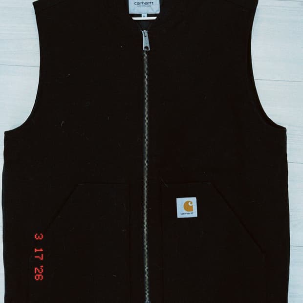 칼하트 wip 클래식 베스트 자켓 블랙 XL 사이즈입니다