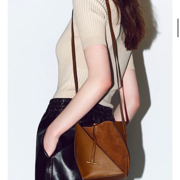 새상품) 쿠론 브라운 스웨이드 가죽 버킷백