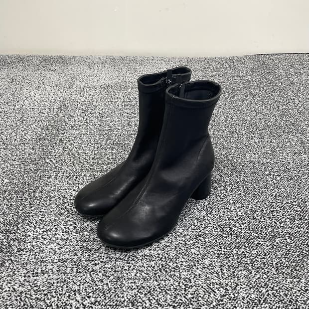 빈티지9. Bruno Magli 브루노말리 가죽 숏부츠 통굽 구두 블랙