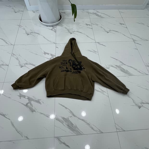 엠오오 기모 프린팅 후드티 카키