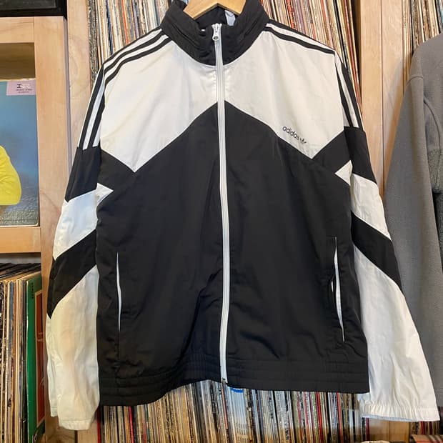 아디다스 화이트 배색 히든후디 윈드러너 자켓