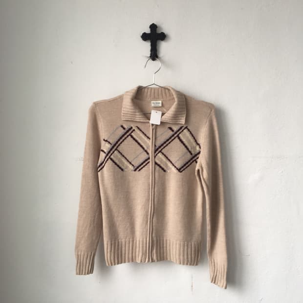 Pattern knit zip up