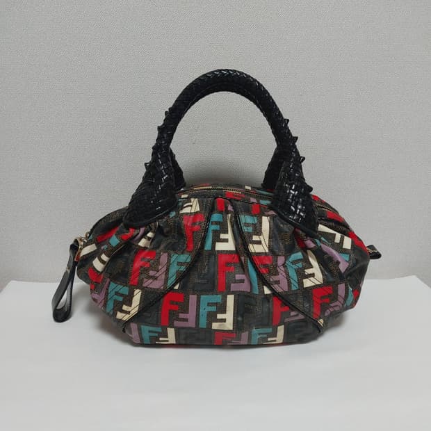 펜디 주카 멀티플 베이비 스파이백 (정품)