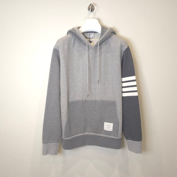 [중고/정품] 톰브라운 펀믹스 사선 완장 후드티