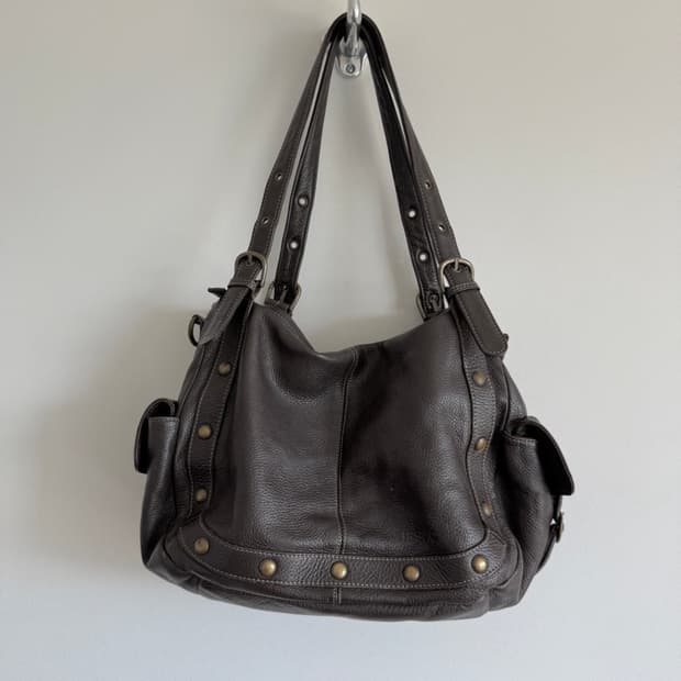 ISSAC 레더 숄더백 