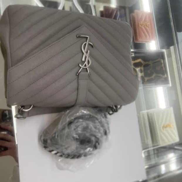 희소템)) 생로랑 컬리지 미디움 백 그레인카프스킨 새상품급