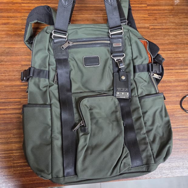 투미 알파 브라보 르준 토트백 겸용 백팩 카키