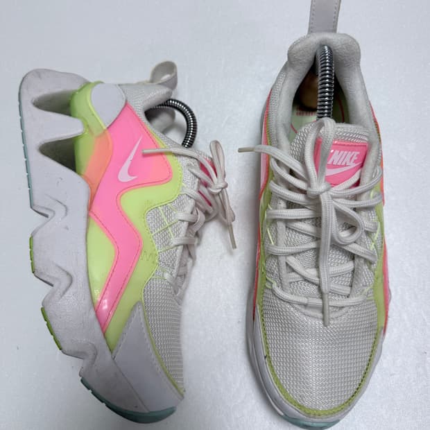 나이키 여성 러닝화 화이트 네온 스니커즈 240