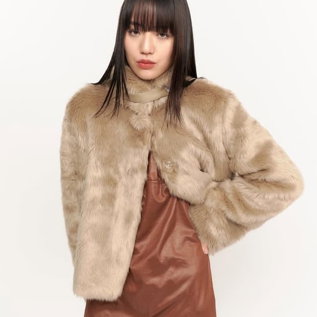 루루 하이넥 퍼 자켓 베이지