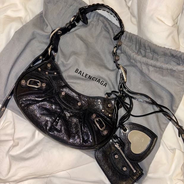 발렌시아가 르카골 XS 블랙