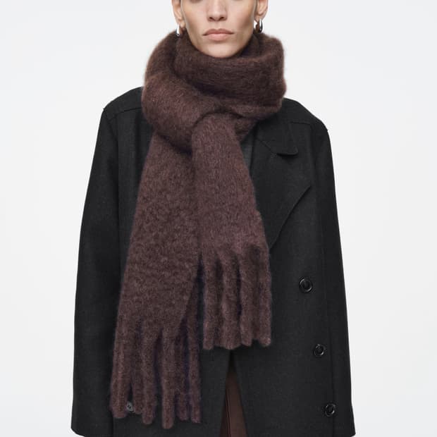 COS 코스 프린지 브러시드 모헤어 로고 머플러 목도리 보르도