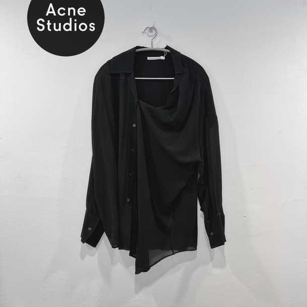 아크네 Acne 언발란스 실크 블라우스