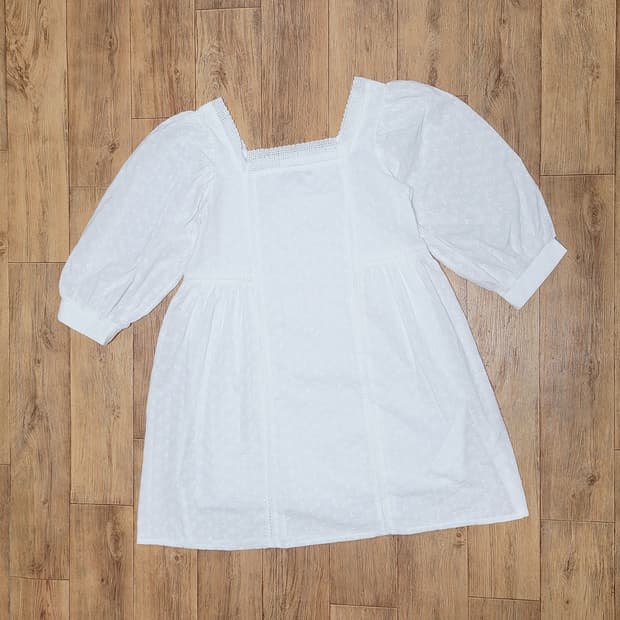 메이비베이비 디어리스트 화이트 펀칭원피스 55-66 새상품