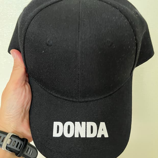 칸예 돈다 머천 캡