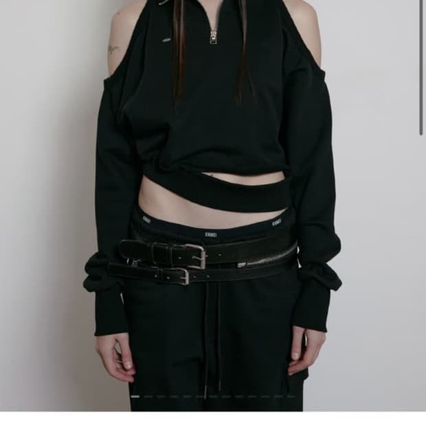보헤미안서울 컷아웃 하프집업 블락