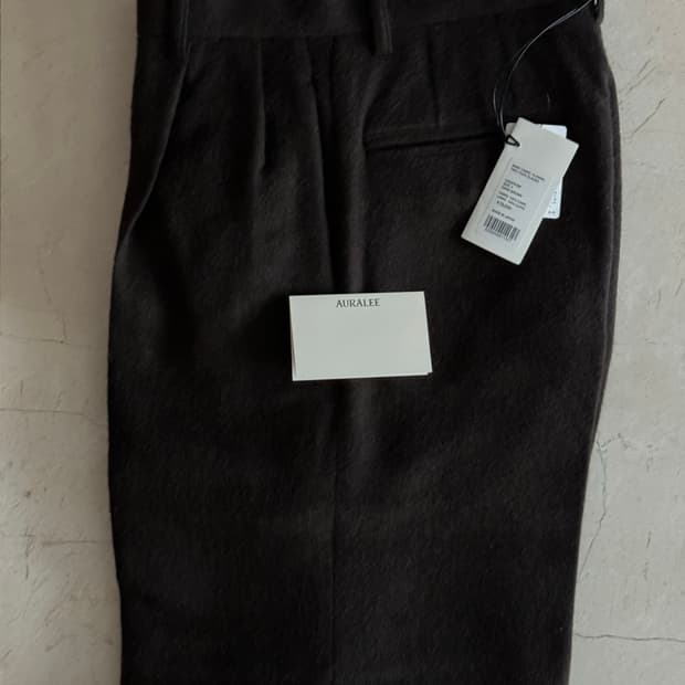 Auralee 25FW 베이비 카멜 플라넬 투턱 슬랙스