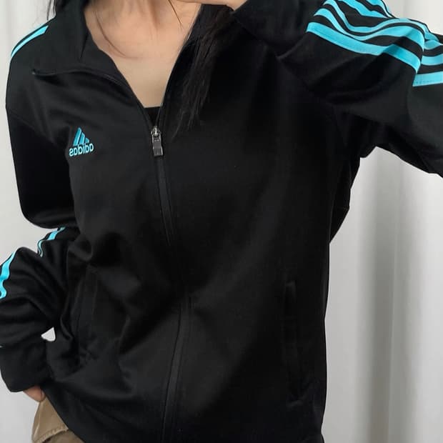 아디다스 블랙 스카이블루 트랙탑 져지