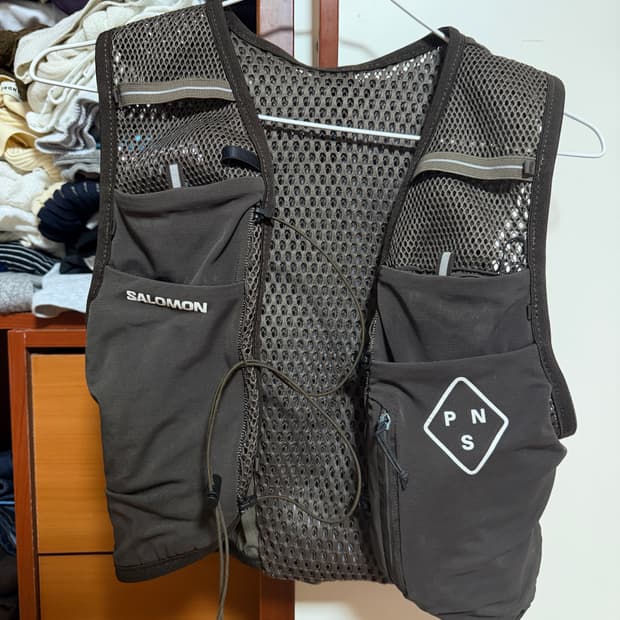 살로몬 러닝 베스트 러닝조끼 브라운 운동복 파노말 살로몬 액티브스킨 m