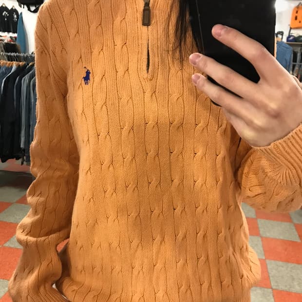 폴로 반집업 니트