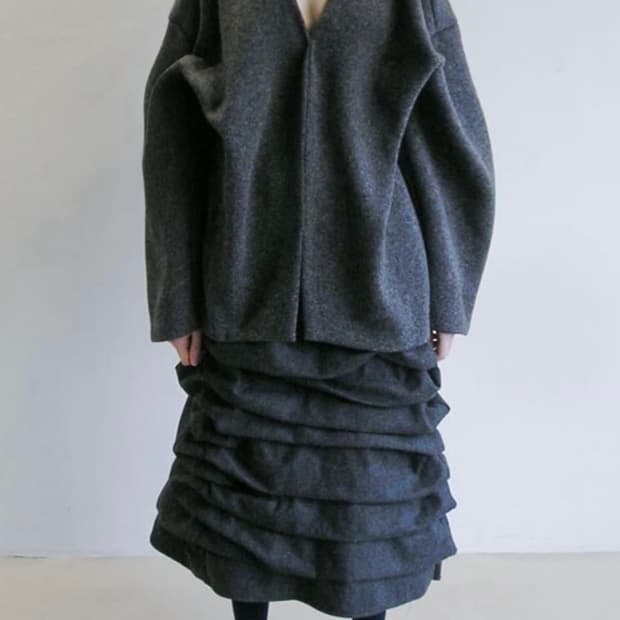 Eont’s 에옹쓰 piled wool skirt