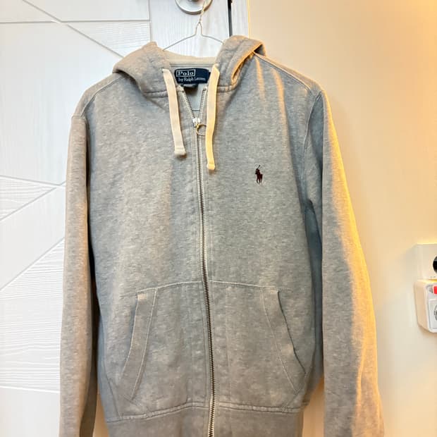 폴로 후드집업