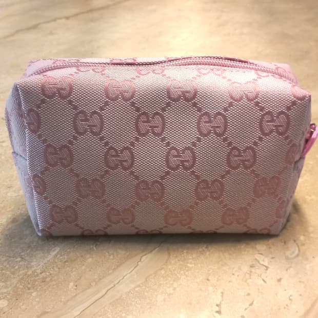 구찌 GUCCI 핑크 파우치 (새제품)