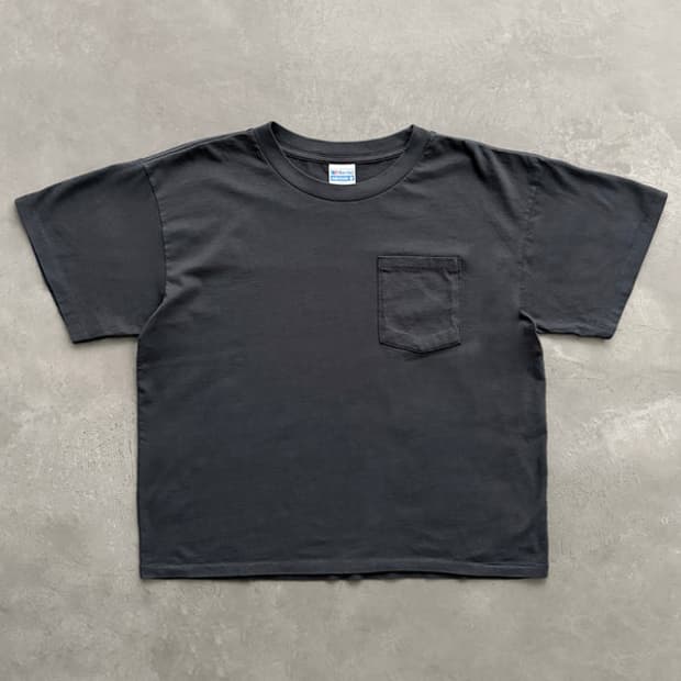 Akimbo pocket t