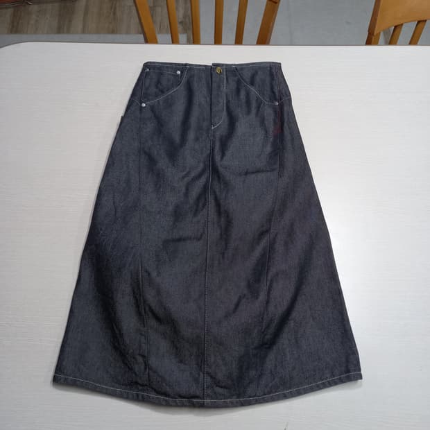 26 리바이스 엔지니어드 리오셀 데님 스커트 블랙 26-603